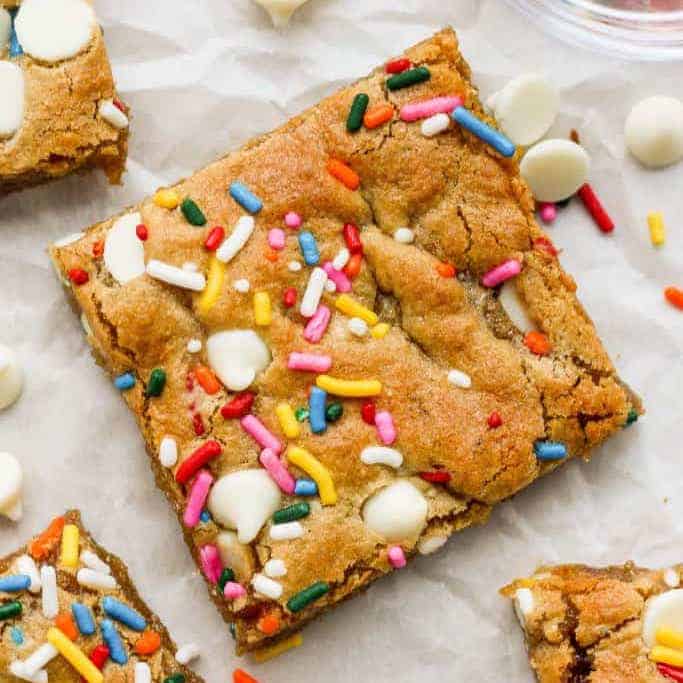 Chewy Gluten-Free Funfetti Blondies: A Simple White Chocolate Treat